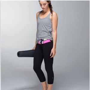 Lululemon Wunder Under Secret Garden
Reversible Leggings - Size 6